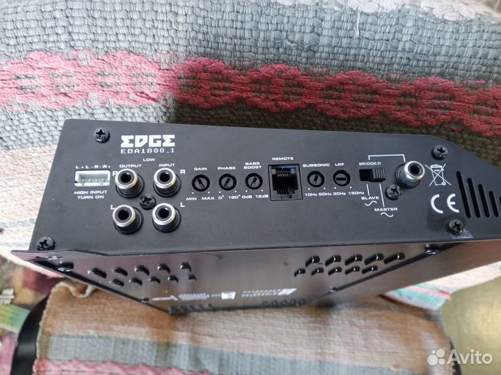 Автомобильный усилитель для сабвуфера