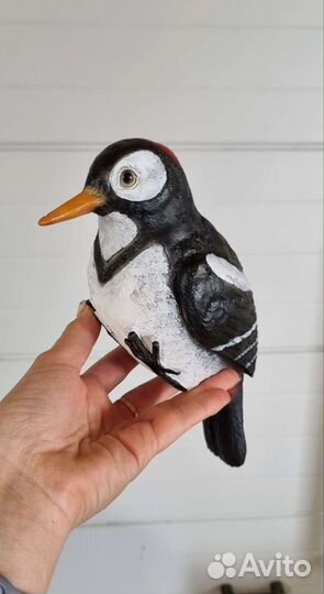 Садовая навесная фигурка дятел