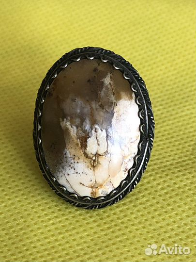 Кольцо с натуральным камнем 18 размер