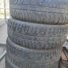 Bridgestone Ice Cruiser 7000 225/65 R17 102T