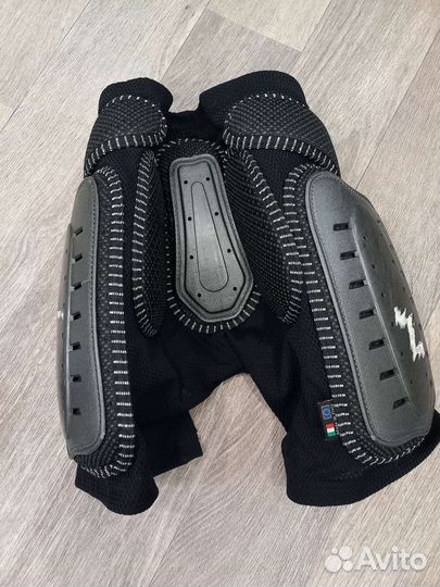 Защита для гоных лыж и сноуборда