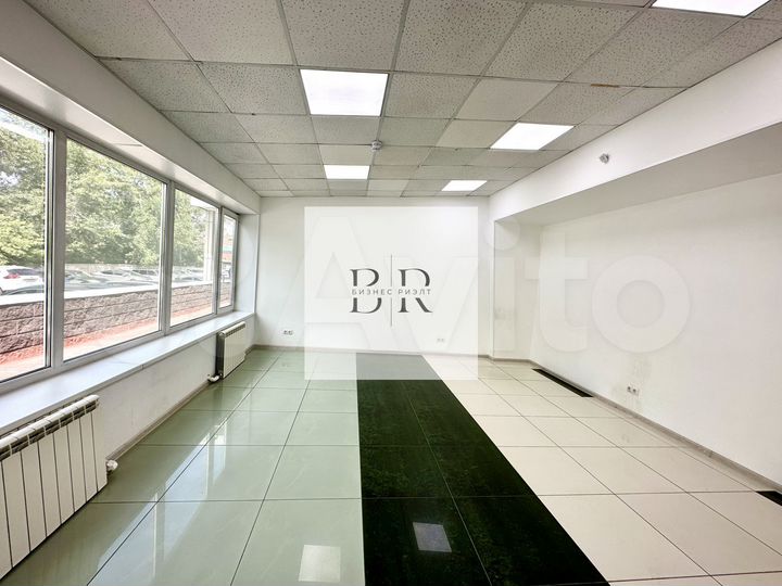 Отдельный вход, панорамные окна, офис услуги 60 м²
