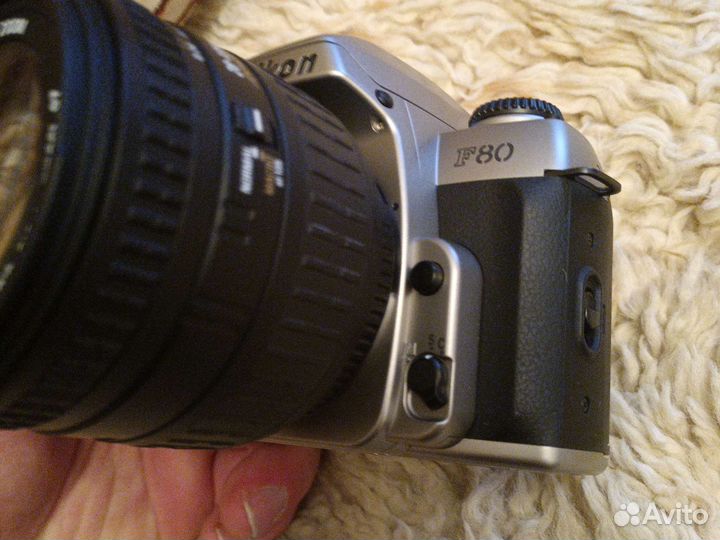 Плёночный фотоаппарат Nikon F80 с оптикой Sigma