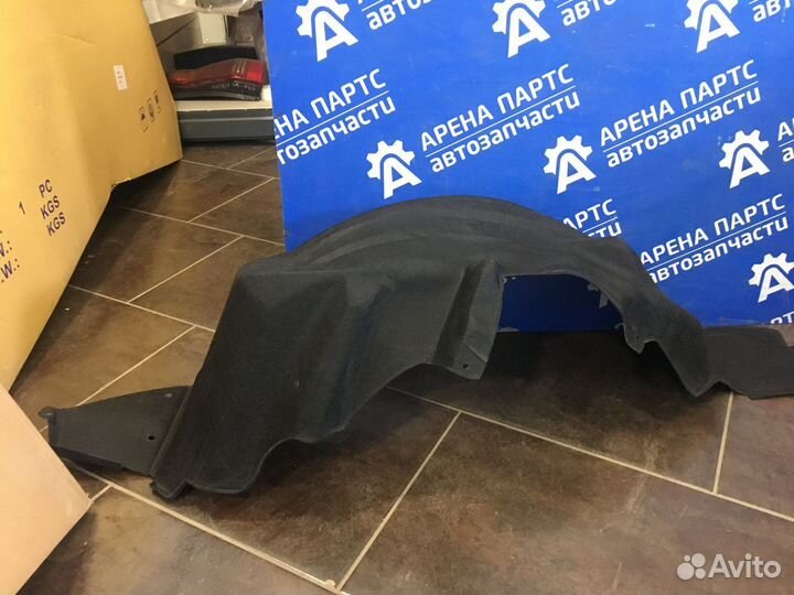 Подкрылок задний тайота камри Camry 2017
