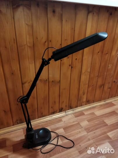 Лампа настольная