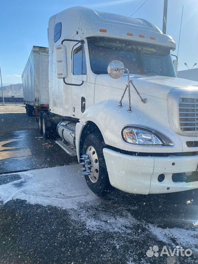 Freightliner Columbia, 2004