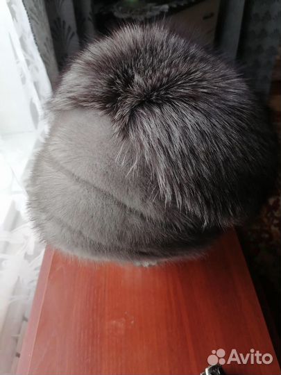 Женская шапка