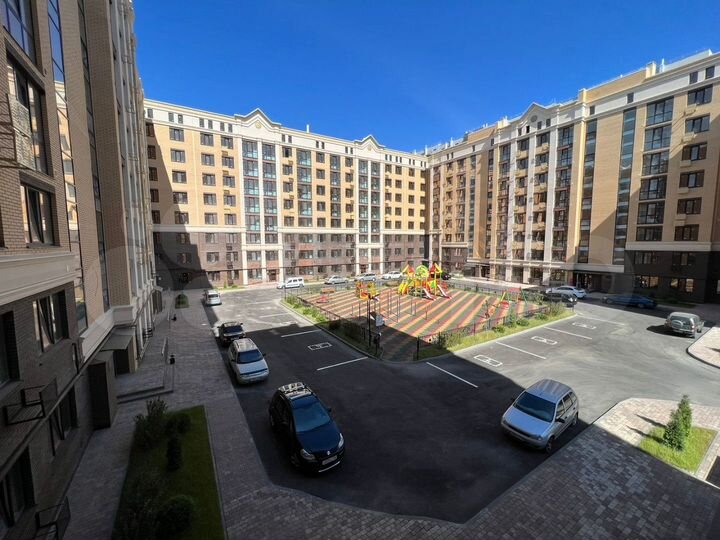 2-к. квартира, 82,5 м², 2/8 эт.