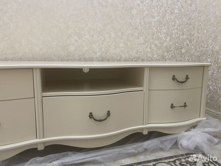 Тумба под телевизор