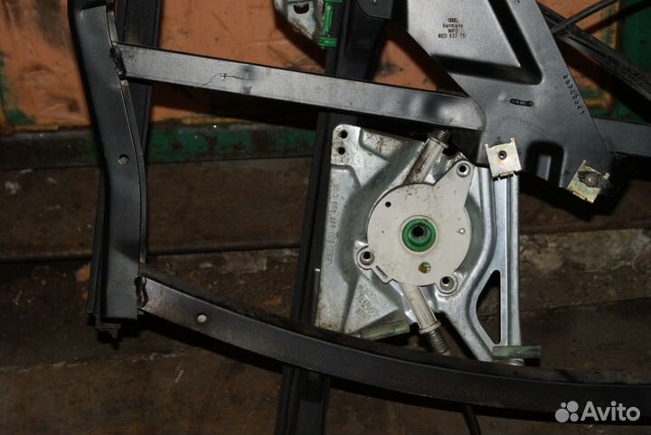 Передний правый стеклоподъемник Audi A4 B5 8D