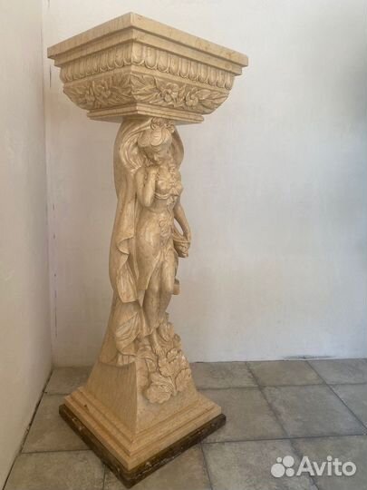 Итальянский постамент мрамор