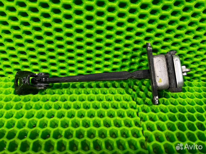 Ограничитель двери задний правый Acura Rdx TB1