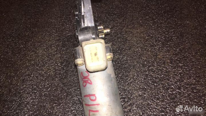 Моторчик стеклоподъемника mercedes benz w208