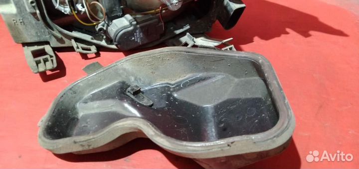 Фара правая Форд Фокус 2 05-08 черный отражатель