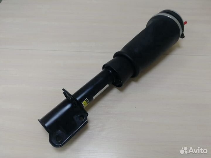 Передняя пневмостойка Рендж Ровер Л322 новая