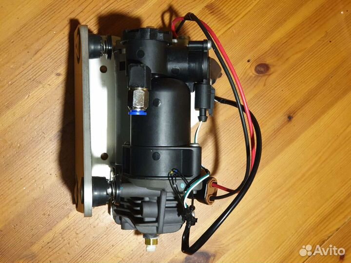 Компрессор пневмоподвески Дискавери Рендж Ровер