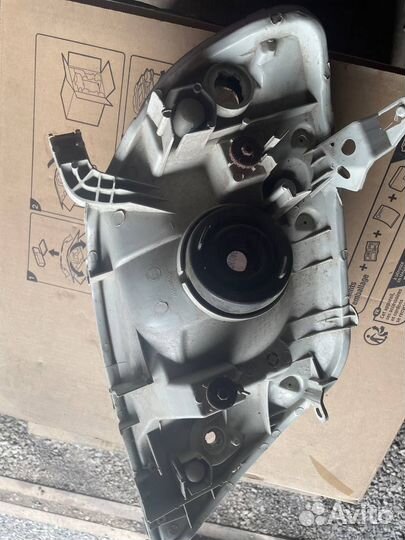 Фара Toyota Corolla Runx