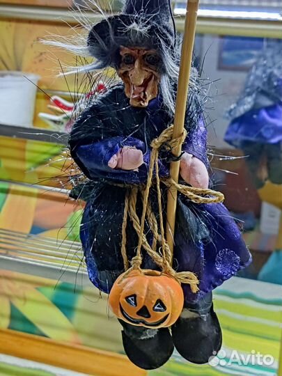 Кукла сувенирная(на батарейках)