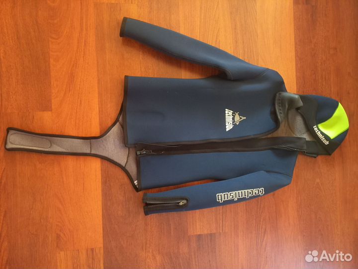 Гидрокостюм для подводного плавания