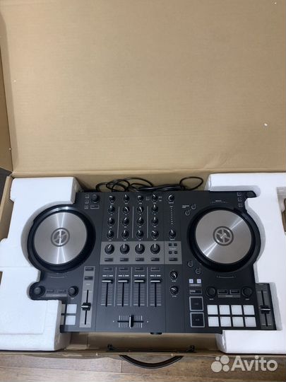 Dj контроллер Traktor S3