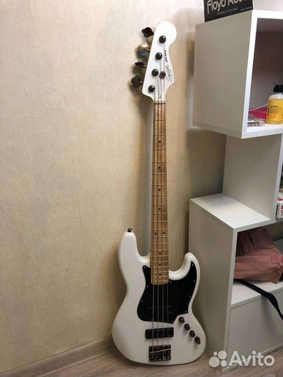 Бас гитара fender squier jazz bass
