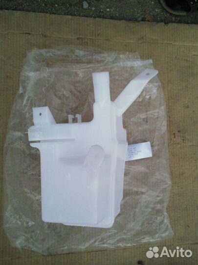 Бачок омывателя лобового стекла Nissan Teana J32