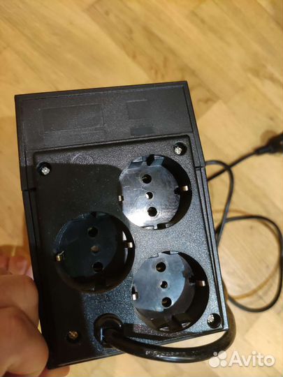 Источник бесперебойного питания apc