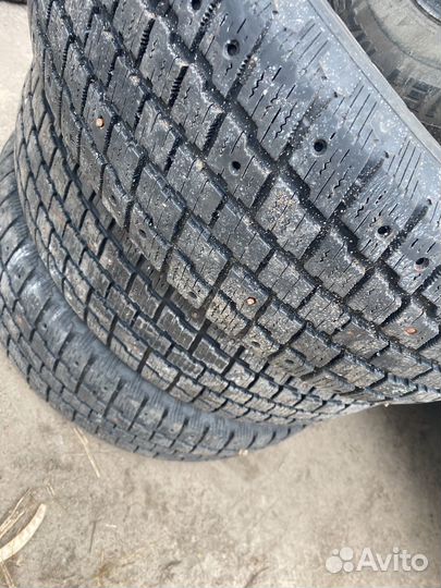 Cooper Weather-Master S/T 2 215/65 R16