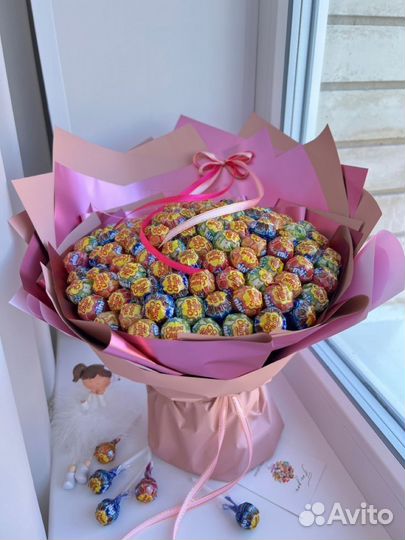 Букет из клубники. Букет из конфет. Фруктовые