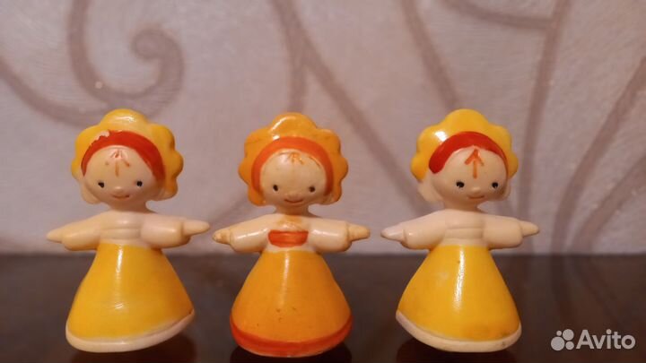 Куколка девочка колкий пластик