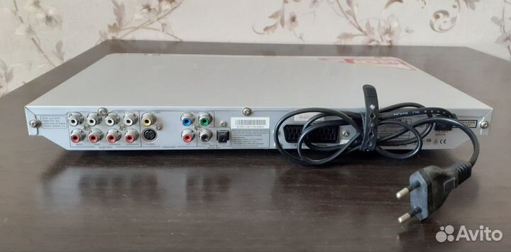 Видеомагнитофон BBK DVD player DV615SI