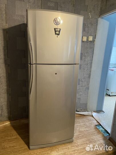 Холодильник бу Sharp