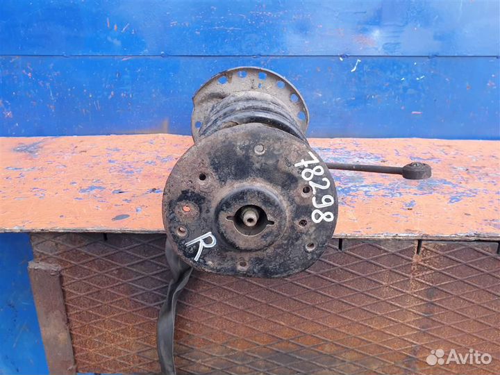 Стойка передняя правая Volvo XC70 2 V70 2007-2016