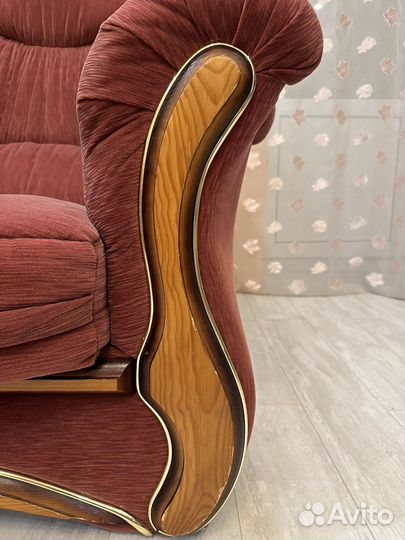 Диваны и кресло