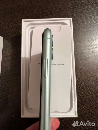 Телефон iPhone 11