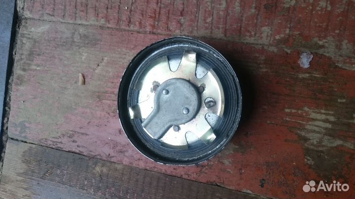 Крышка топливного бака грузовой иномарки