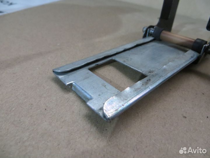 Кронштейн диапроэктора