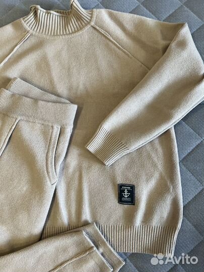 Теплый вязанный костюм s