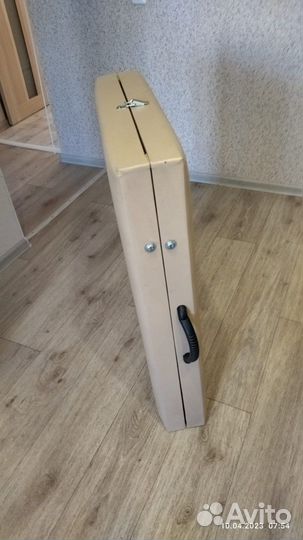 Массажная кушетка