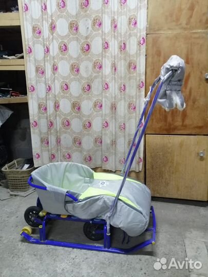 Детские санки на колесах