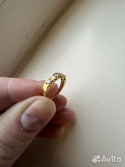 Золотое кольцо с бриллиантами дорожка