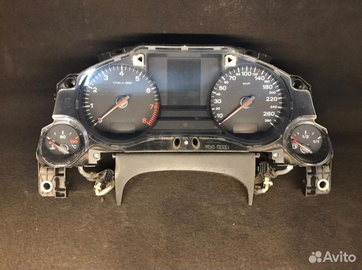 4E0920900J Панель приборов Audi