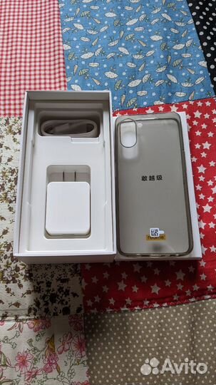 realme V20, 4/128 ГБ