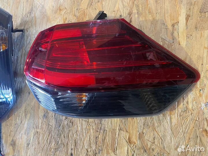 Задний фонарь Ниссан Х-Треил т32