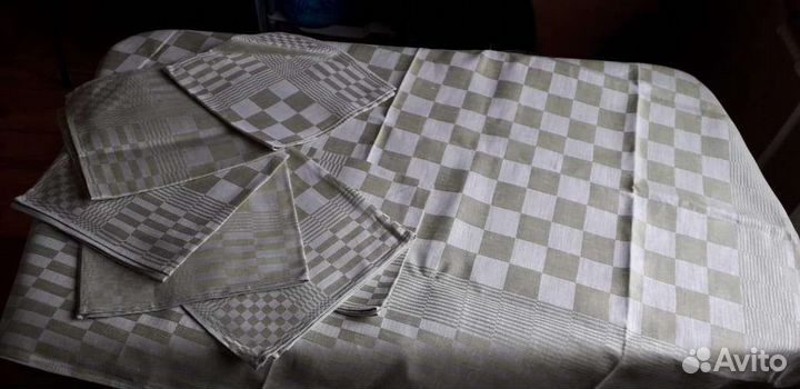 Скатерть и салфетки льняные