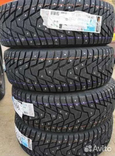Hankook Winter i'Pike X W429A 235/60 R18 107T