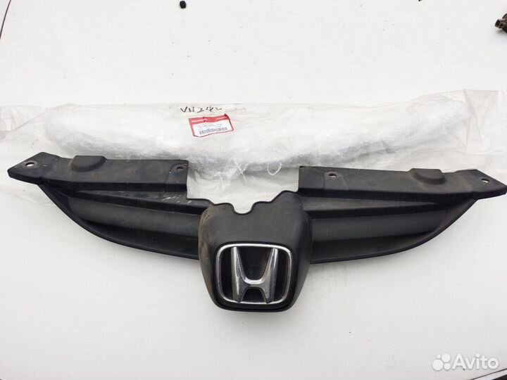 Решётка радиатора и планка на капот honda FIT aria