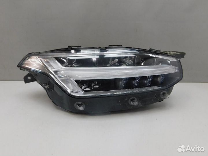 Фара правая Volvo XC90