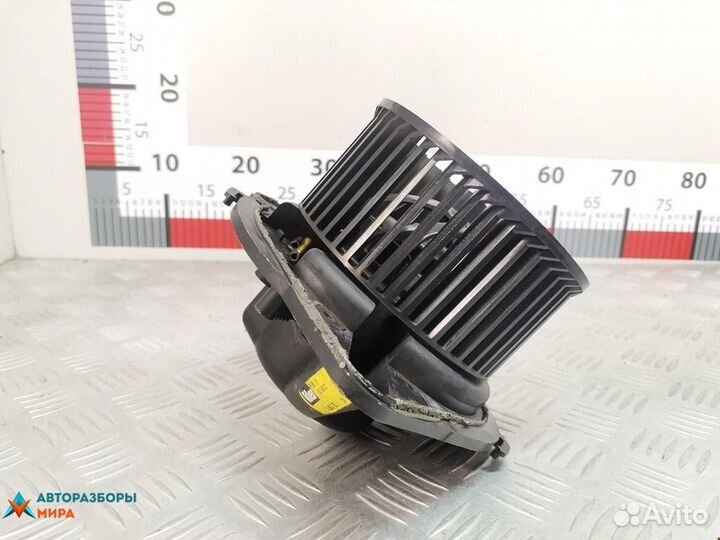 Моторчик печки Audi A4 B5 1998 8D2820021