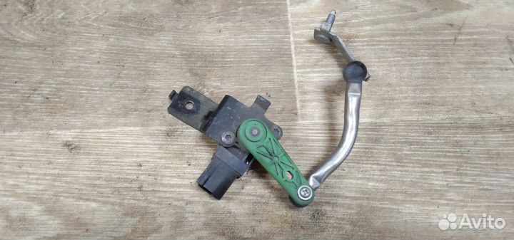 Датчик положения кузова VAG